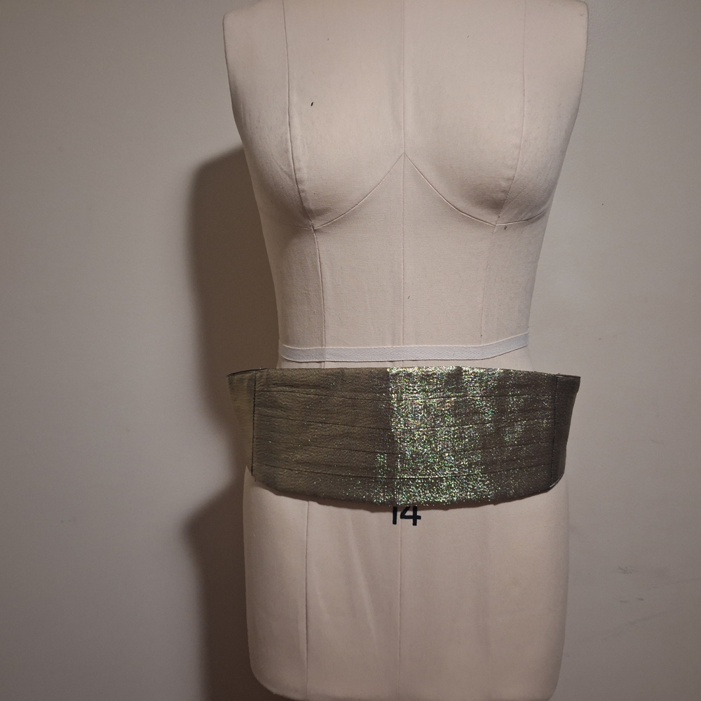 Gold Lame Cumberbund by Mel Howard. Size 27-48 inches